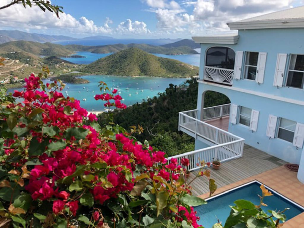 Stay in a luxurious ocean view vacation Apartment at Coral Bay